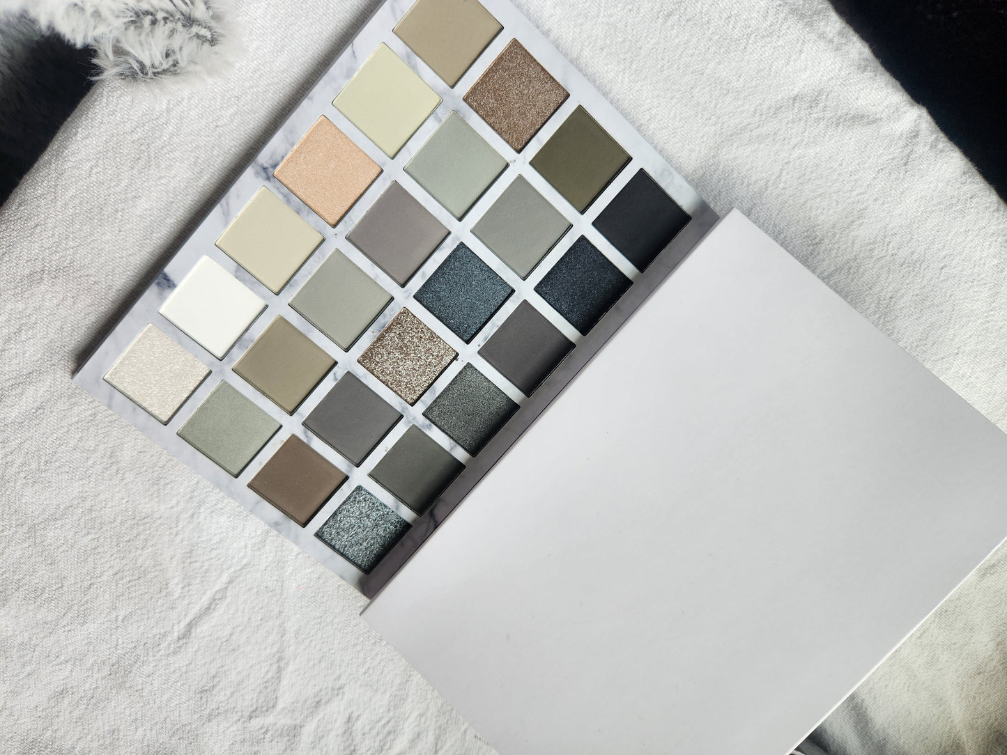 Mystic Smoke Eyeshadow Palette